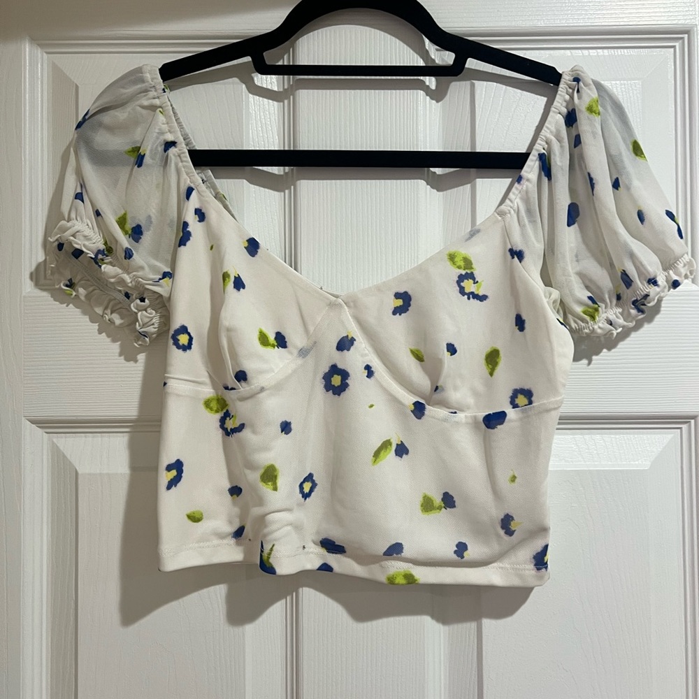 Abound Flower Top